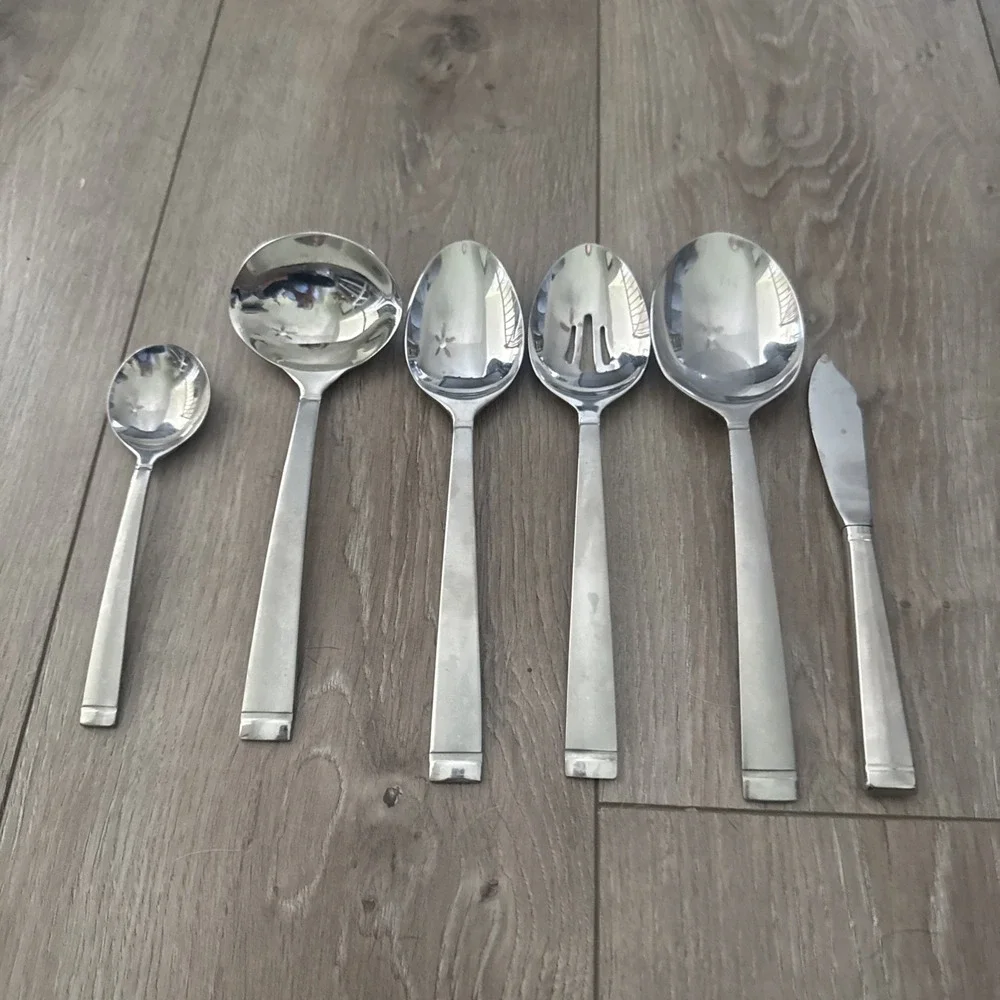 Oneida - FROST - 6 serving pieces Serving‎ Spoon, Casserole Spoon, Ladle, Sugar